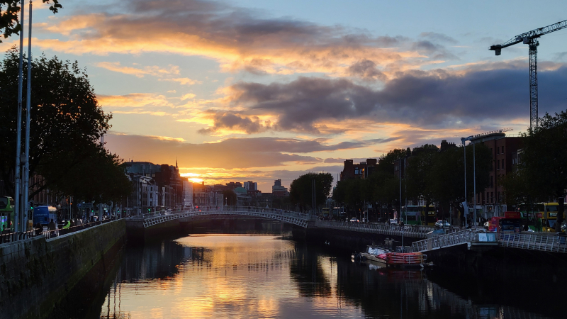 Sunset behind the Ha'penny bridge in Dublin