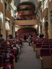 First performance of the festival at Sala Compáía