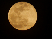 The full moon 2 minutes later with a different camera.