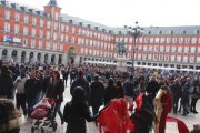 It looks crowded, but this is the normal crowd, not the Sunday crowd we expect
