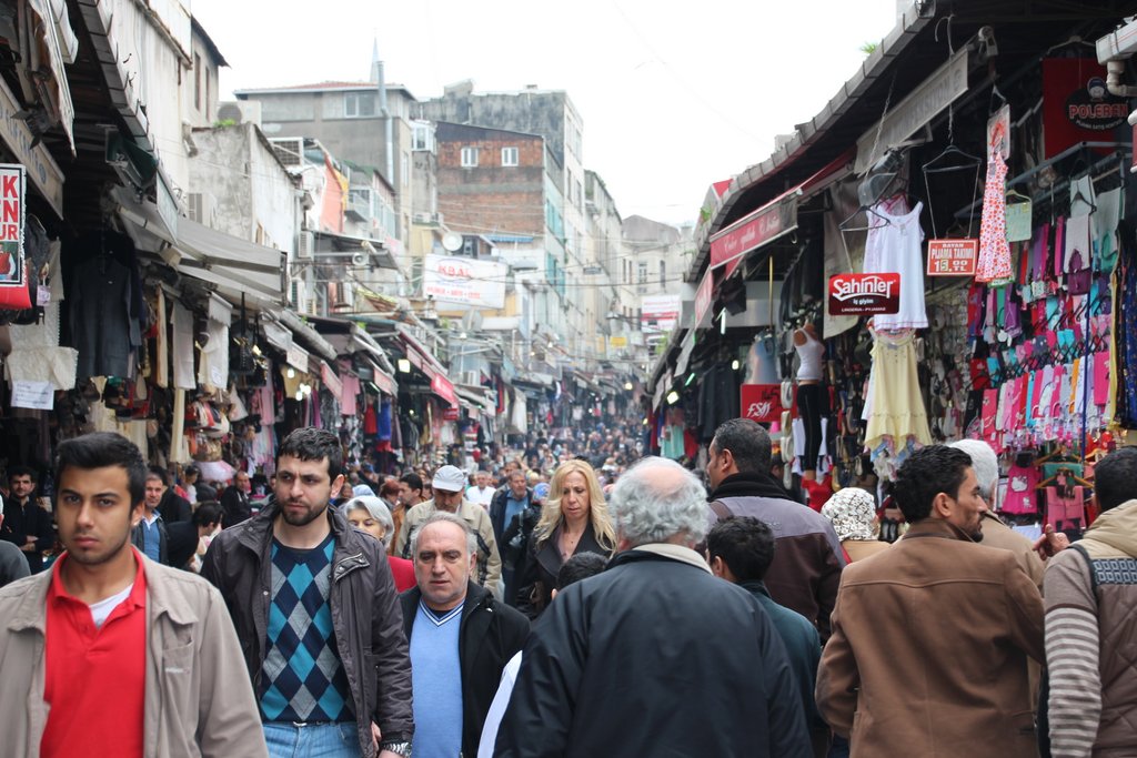 crowed street in fabric district