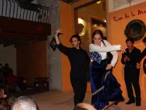 Two dancers at the Casa de la Memoria